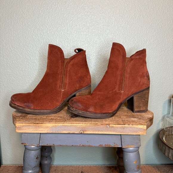 Bos. & Co. Water Resistant Suede Pull on Ankle Boots Belfield Brick EU 38 US 7.5 - Picture 7 of 11